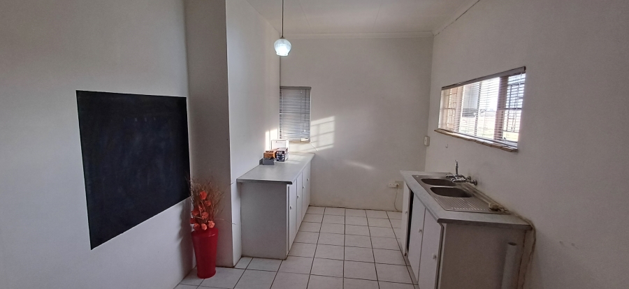 7 Bedroom Property for Sale in Harpington A H North West